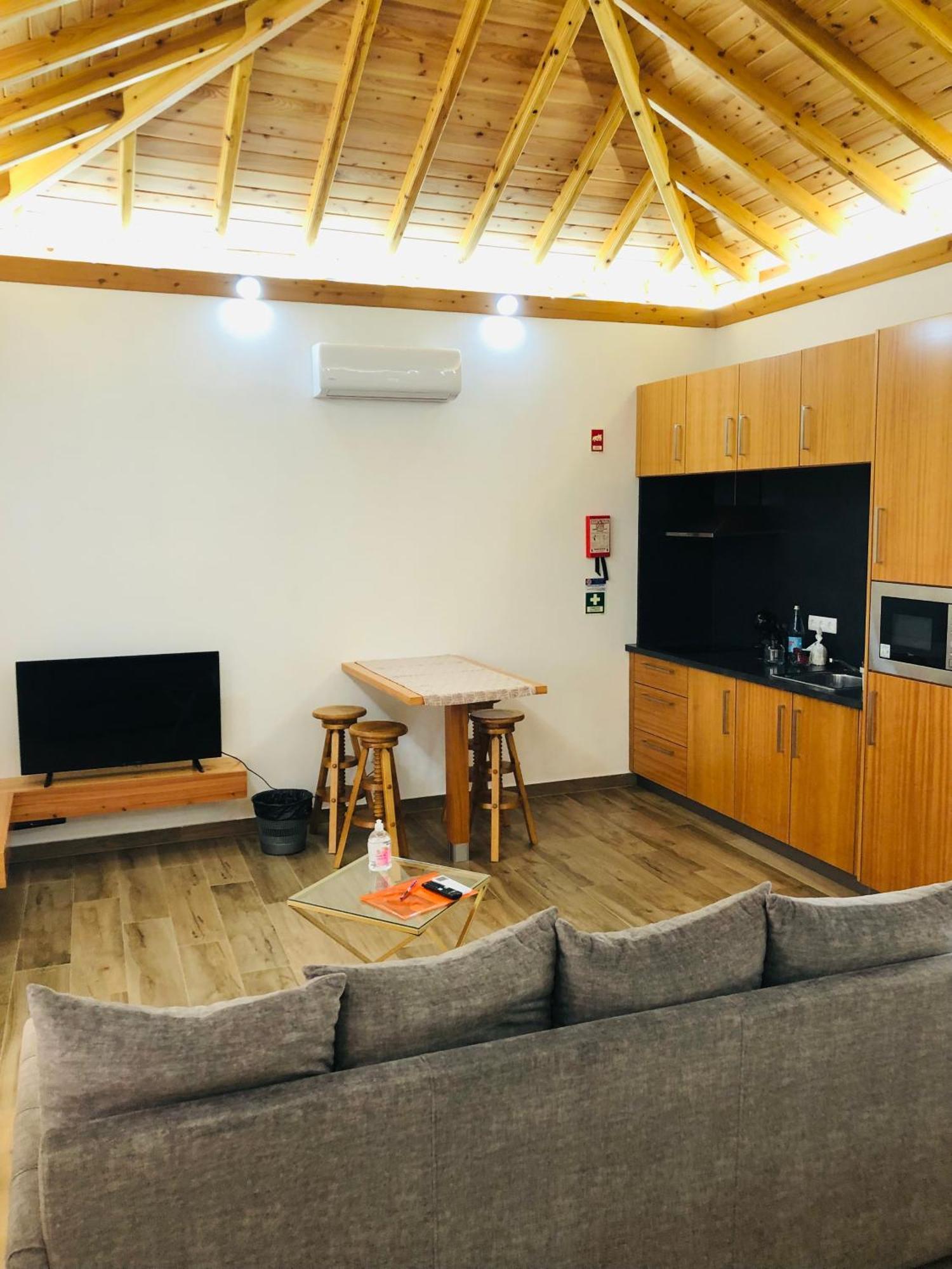 Amu- Apartamentos Misterios Da Urzelina Buitenkant foto